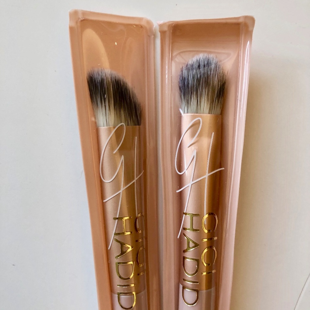 GIGI HADID Brush for MAYBELLINE  2 Brushes